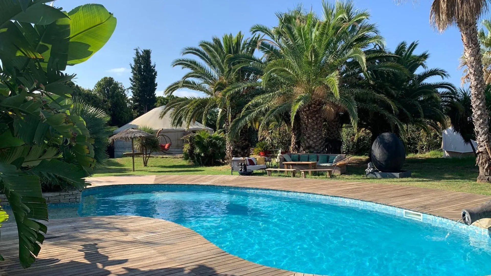 Holiday home Maison Exotique Avec Piscine - Quatre Murs Et Un Toit Hyeres