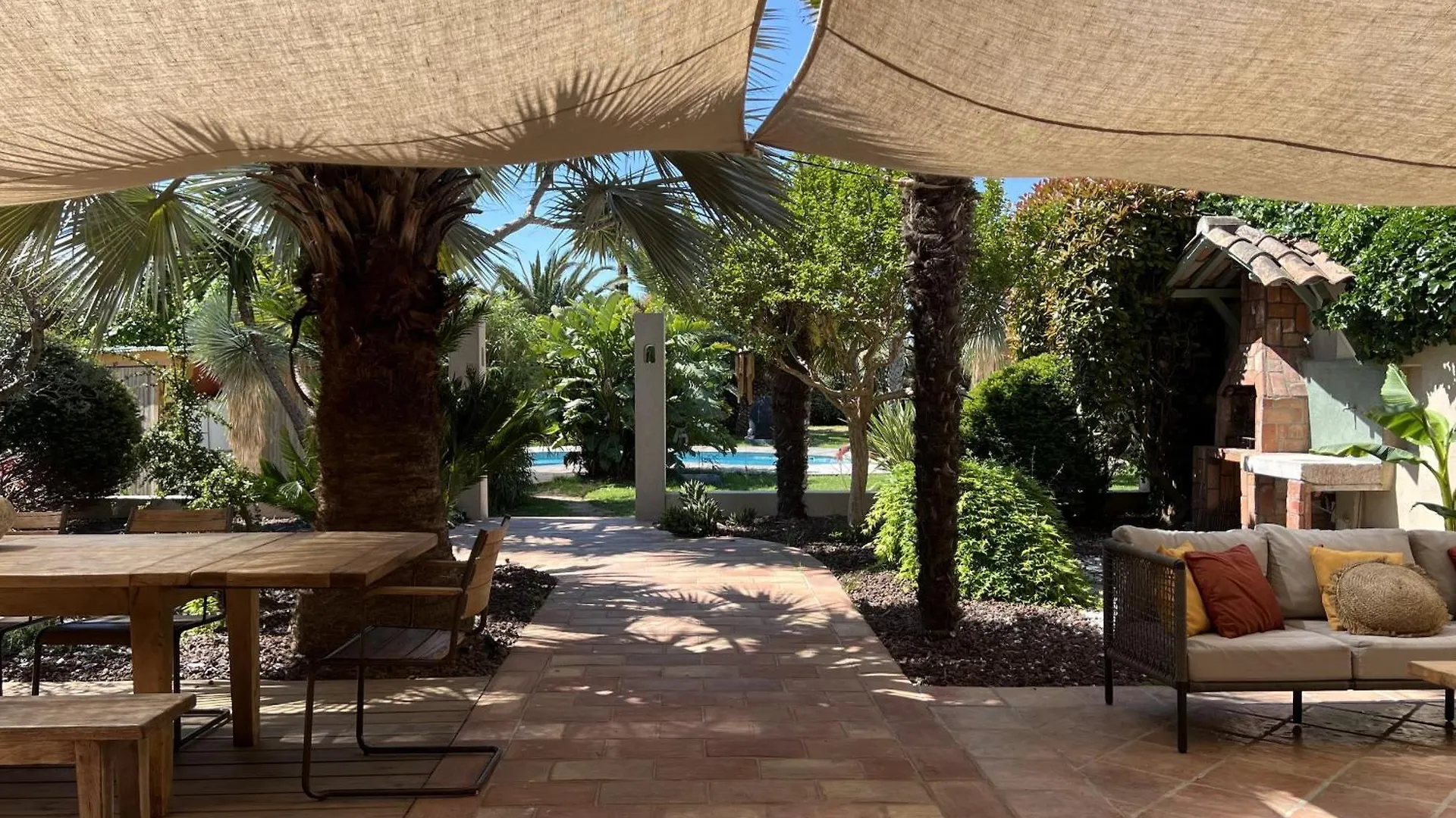 Maison Exotique Avec Piscine - Quatre Murs Et Un Toit Hyeres Holiday home
