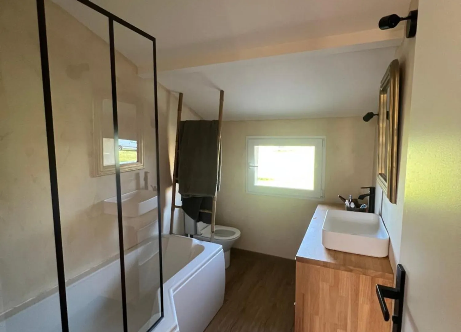 Maison Exotique Avec Piscine - Quatre Murs Et Un Toit Hyeres 0*,